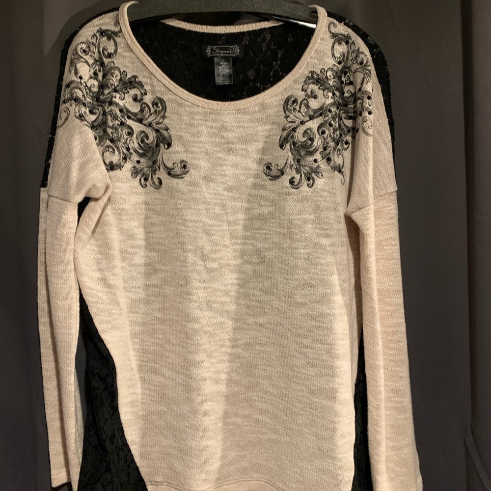 Shyanne top. Size large